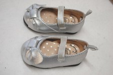 Baby Girls Dress Shoes SILVER MARY JANES FLATS Bow Accnt REMOVABLE INSOLE Size 6