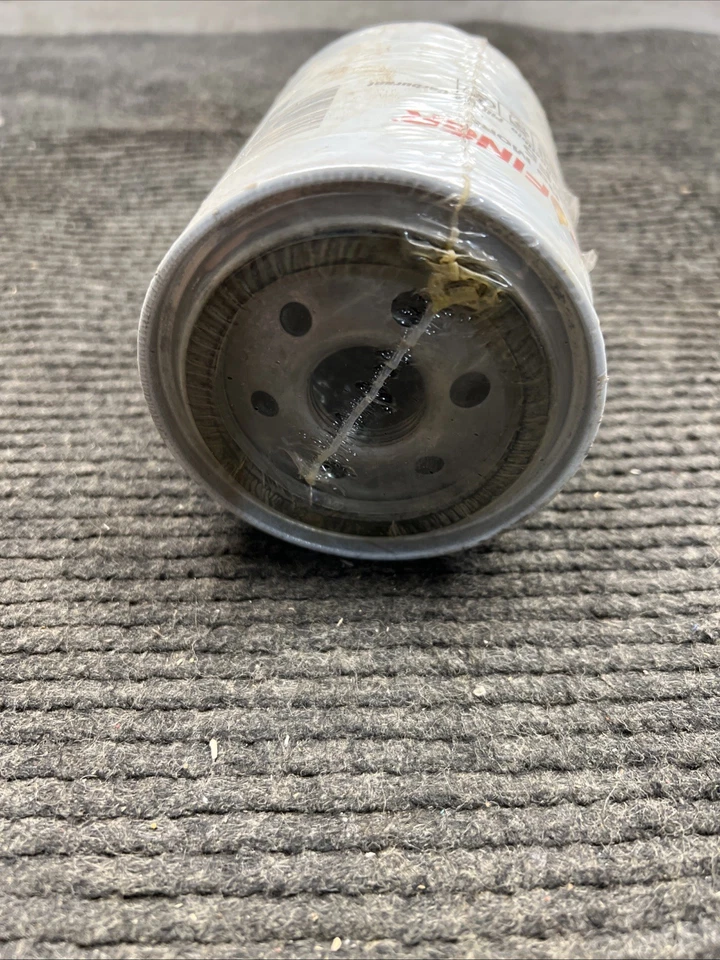 Filtro de combustible Luber-Finer LFF5, giratorio Foto 3 de 4