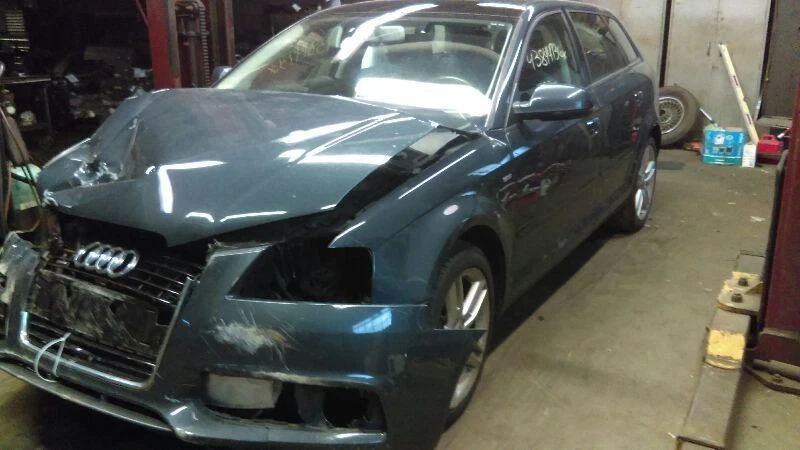 Brazo limpiaparabrisas trasero AUdi A3 2011 montado en puerta levadiza Foto 4 de 4