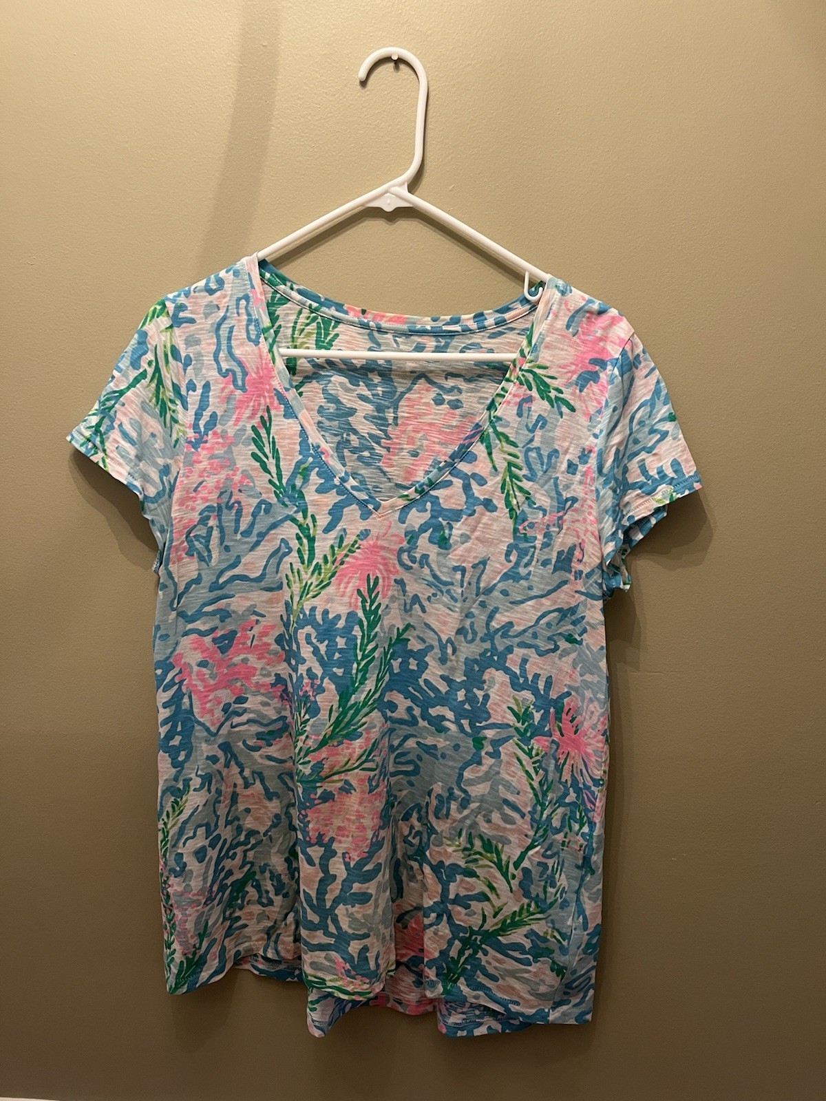 Lilly Pulitzer Medium V-Neck Ocean Print Cotton Tshirt Multicolor