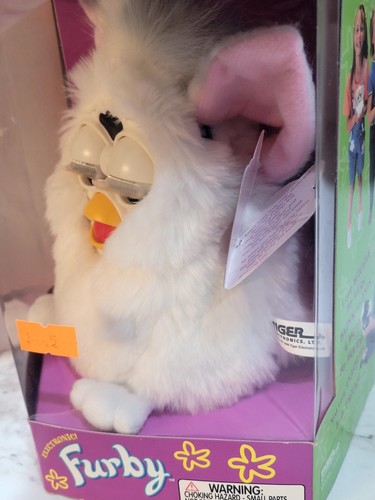 Furby 1998 ORIGINAL 1st Gen White Snowball NIB - Picture 2 of 9