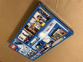LEGO CITY: Toys R Us Truck (7848) - Brand New In Factory Sealed Box