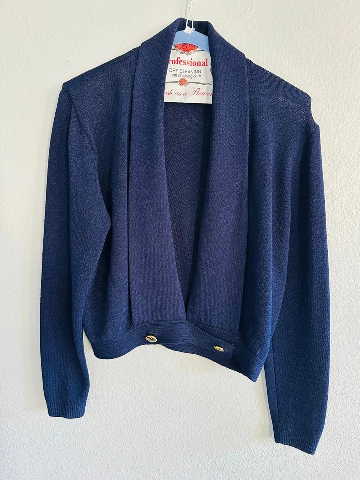 Suéter tejido recortado azul marino St John 8 Preppy Coastal GrandmaCore Foto 3 de 4