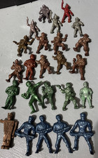 Vintage 1950-70 s Hong Kong Space Astronaut Robot Plastic Figure Lot 24 Pieces
