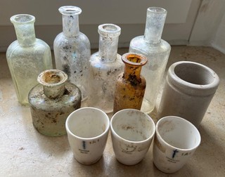 Flaschen Glasflaschen Apothekerflaschen Laborflaschen Haldenwanger 10 Stück alt