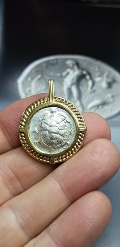 Colgante con Estatera Griega .Reproduccion REMONEDA - Imagen 2 de 2