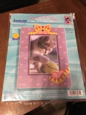 New 36-31 Janlynn Cross Stitch Kit Kitty Peek A Boo Photo Frame Plastic Canvas