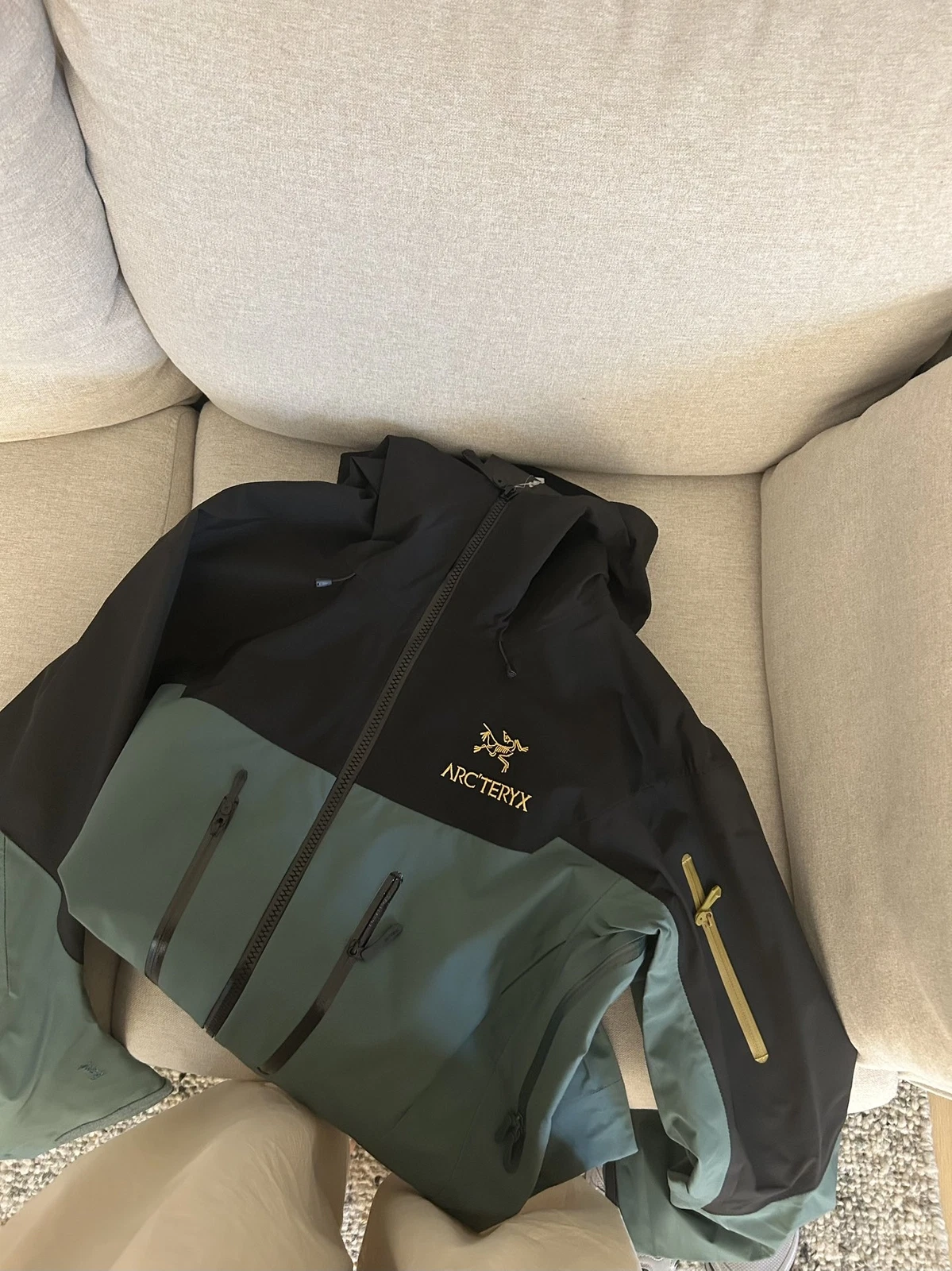Giacca Arc'teryx BetaSV Nero Oro Verde Uomo Popolare Nuova****$