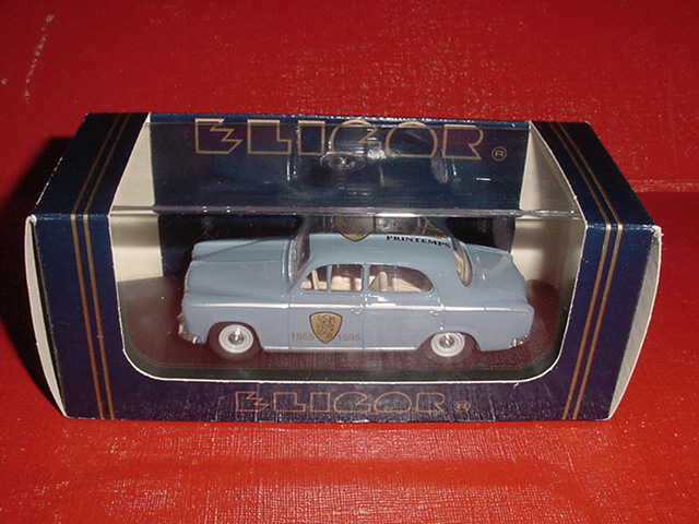Peugeot 403 Break Vitré Leader Réf 2143 - Échelle 1/43 - Résine Crème - Collection