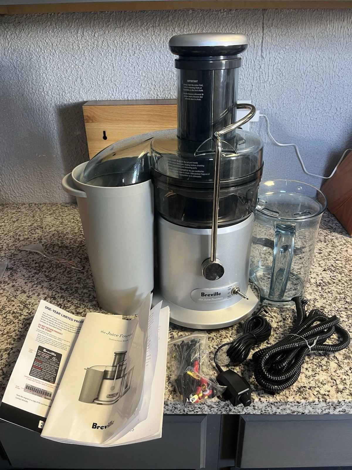 Breville Juice Fountain Juicer Model JE98XL 850W 2 speed WORKS GREAT