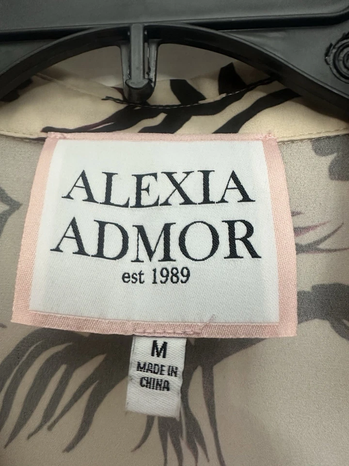 Top Alexia Admor Lori en Avena Floral Talla Mediana Botón Delantero DEFECTUOSO Foto 4 de 4