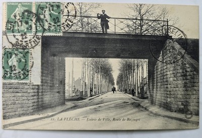 Der Pfeil Stadteingang Route de Bazouges Postkarte alte Postkarte...