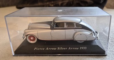 Pierce Arrow Silver Arrow 1933, Modellauto, Maßstab 1:43, Sockel, Haube, Top Zus