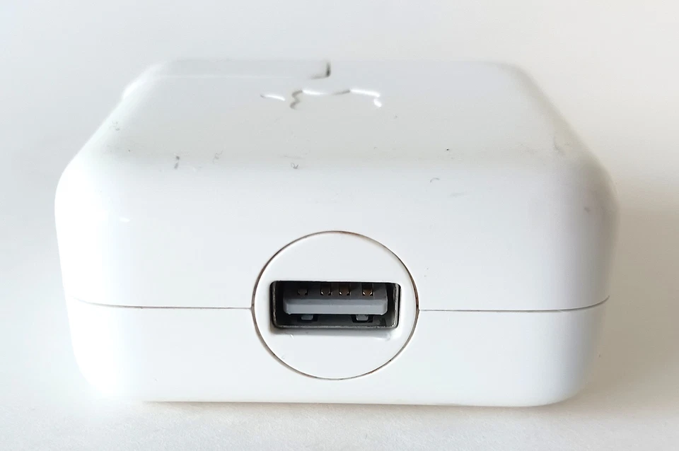 Adaptador de alimentação USB para iPod USB-A A1102 ADP-5GHA 1.0A 4T18 - Imagem 2 de 4