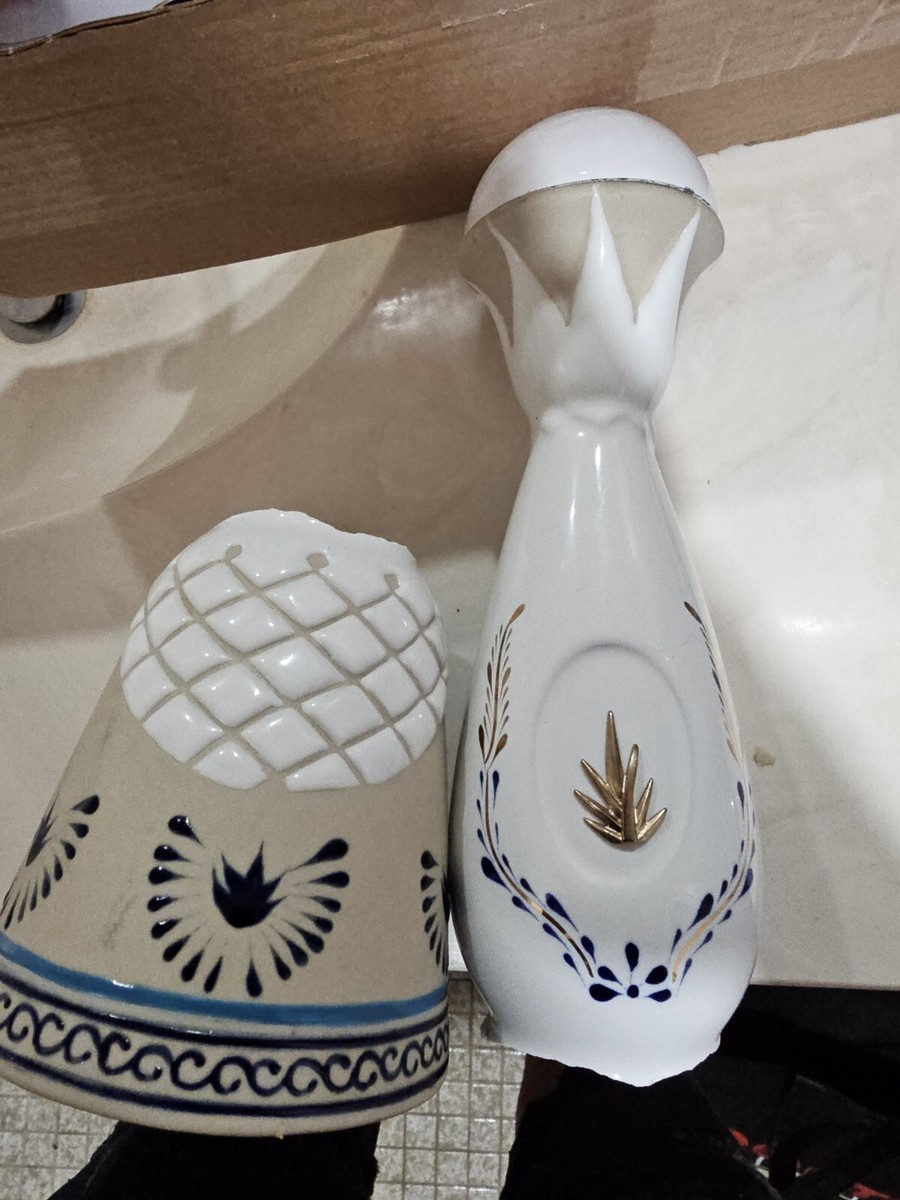 Clase Azul Anejo Empty Bottle ※空ボトル Empty Clase Azul Ultra Bottle, Extra Anejo, 750 ML | Rinsed