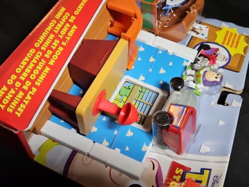 Nuevo CONJUNTO DE JUEGO ANDY'S ROOM MINIS Buzz Lightyear TOY STORY Exclusivo Vehículo FIGURA - Imagen 10 de 12