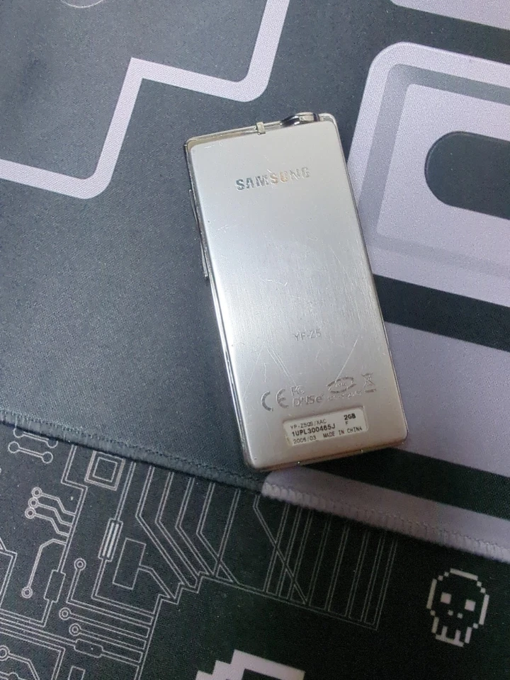 Samsung YP-Z5, Reproductor MP3 2GB, Solo piezas no probado Foto 2 de 3