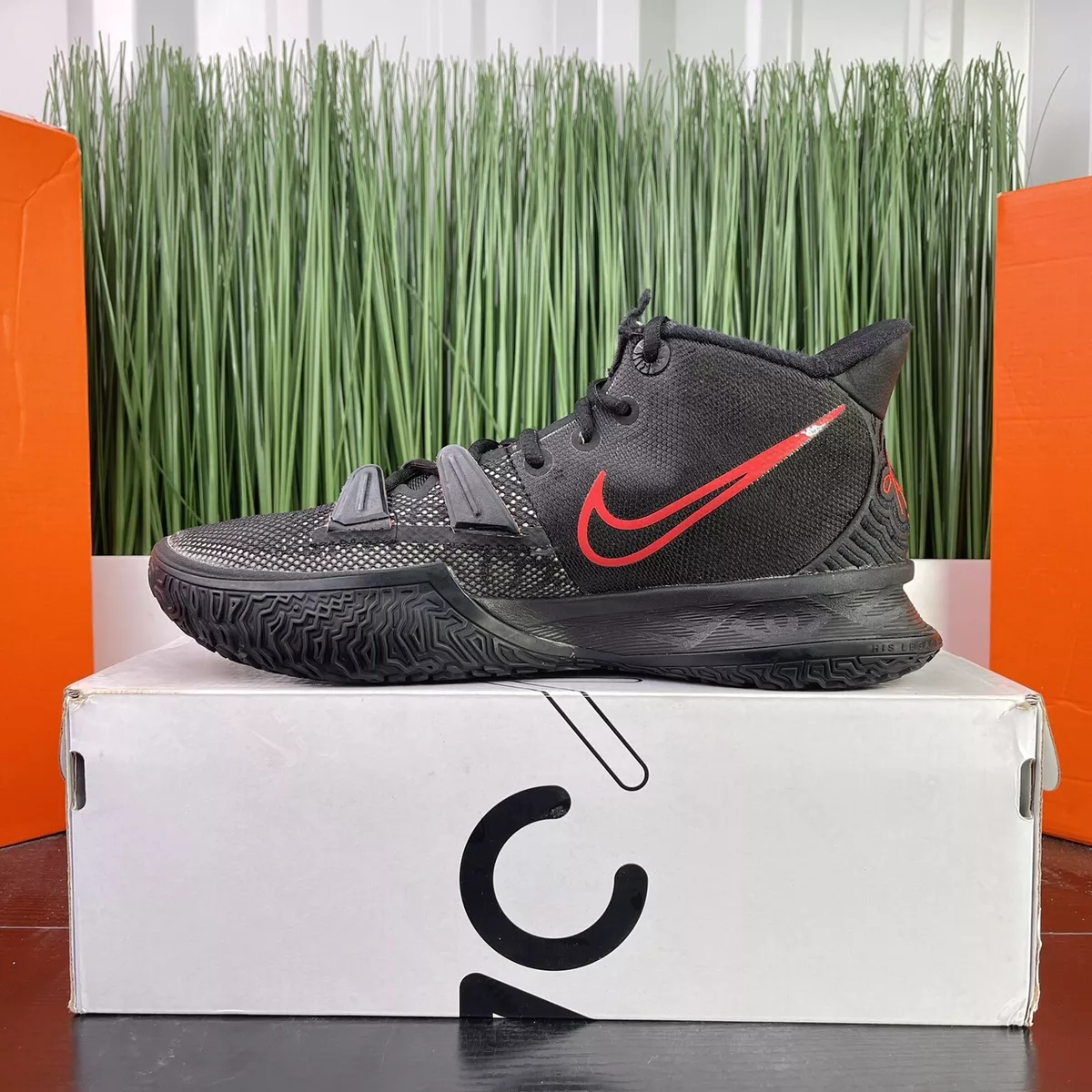 Used Nike Kyrie 7 Basketball Shoes - Size: M 7.5 (W 8.5)