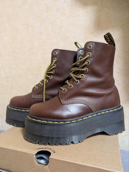 Women Dr. Martens Boots Brown Leather 36 #3K52