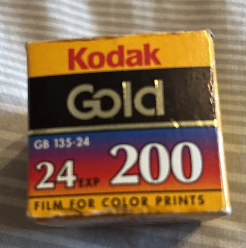 Kodak GOLD 200 Color Film ISO 200 35mm Roll Film 24 Expired - Image 2 of 4