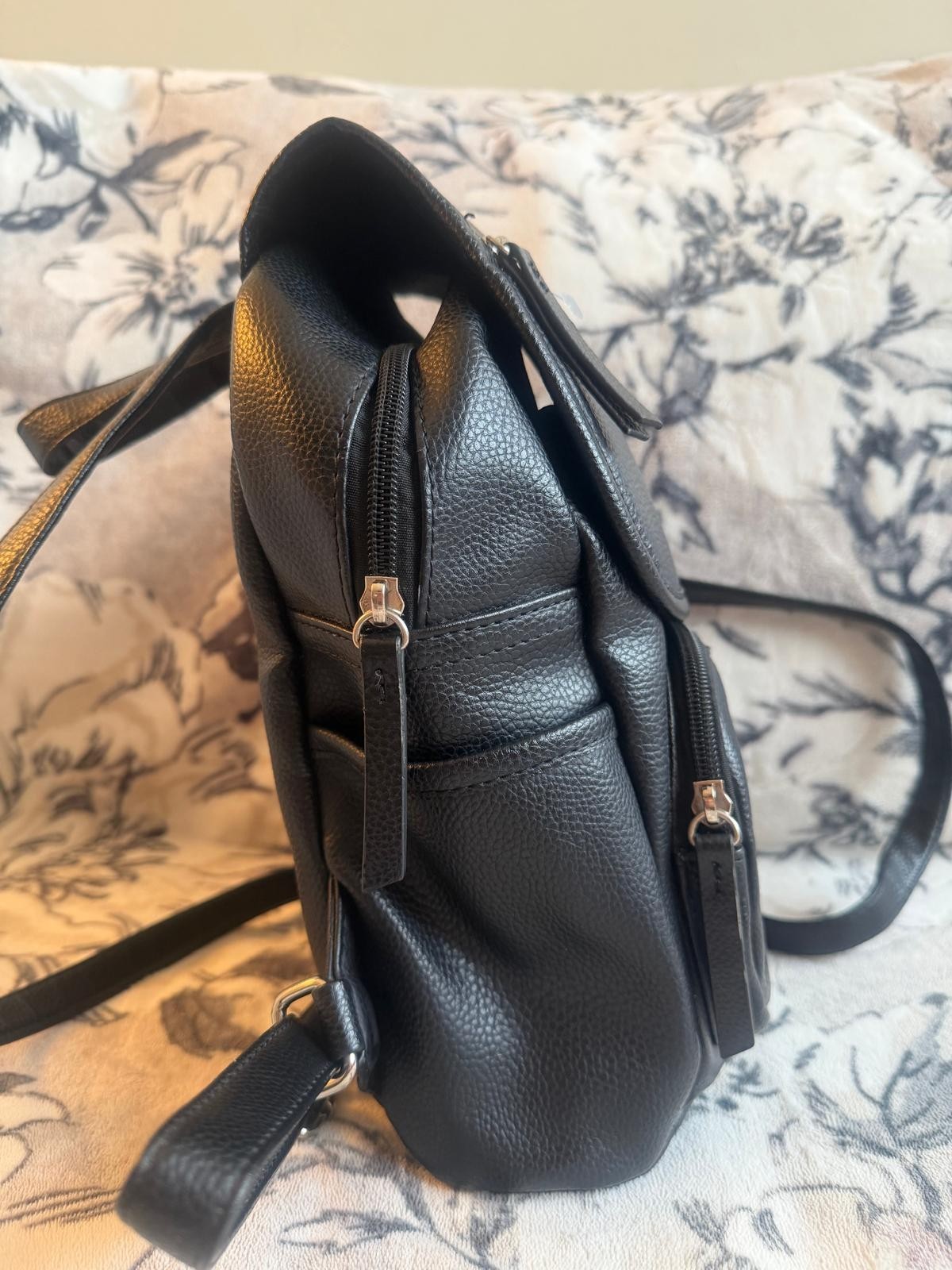 Adjustable Shoulder Straps Zip Pockets Rosetti Bl… - image 7