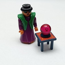 Figurka jajka niespodzianki wróżka bez chusty z serii Jarmark fantazji 1999