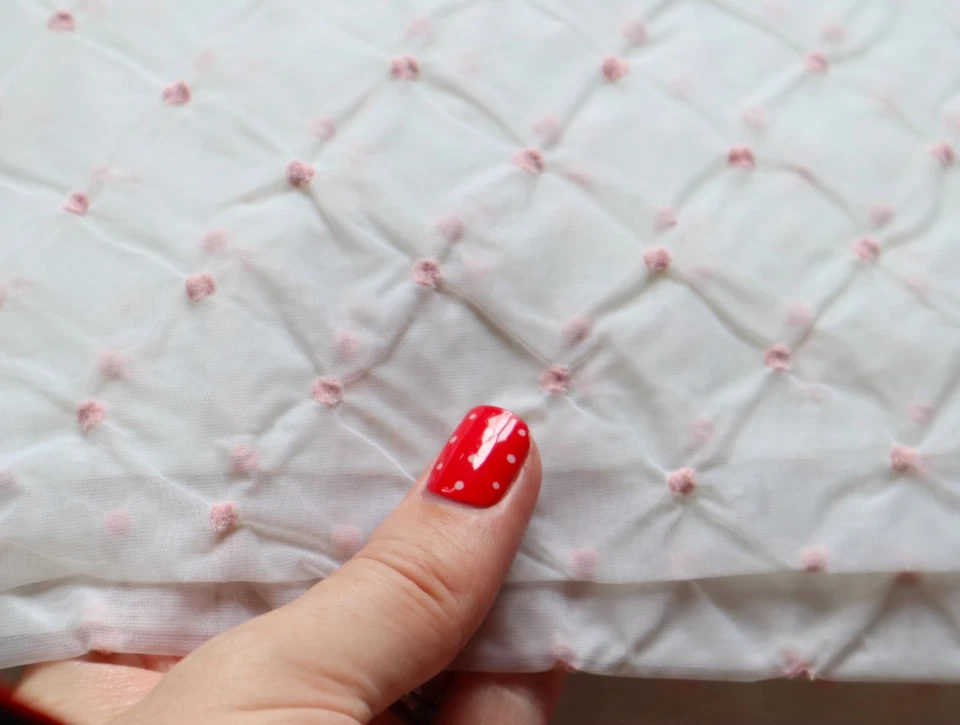 Tela de organza transparente vintage punto blanco rosa 66 pulgadas por 47 pulgadas ideal para bebé Foto 3 de 4