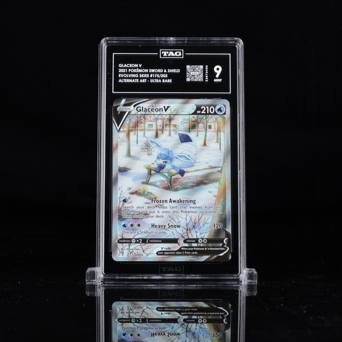 Glaceon V (Alternate Full Art) 175/203 SWSH07: Evolving
