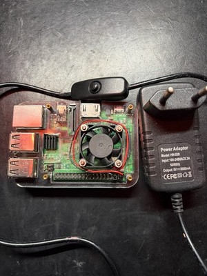 Raspberry Pi 3 Model B+ 1GB RAM inkl. 3A Netzteil, Lüfter & Gehäuse