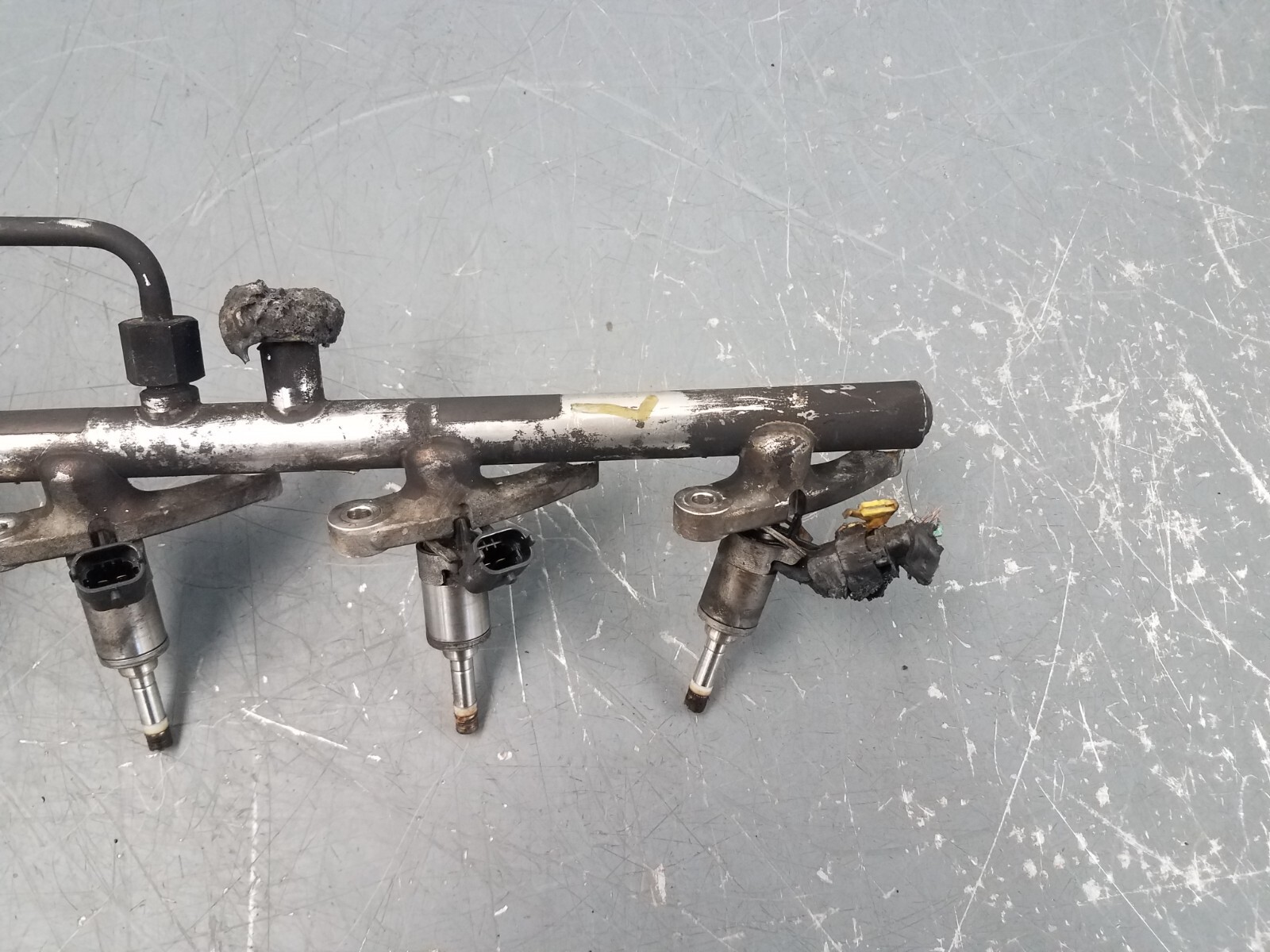 2017 Ferrari GTC4 Lusso F140 EB V12 6.3L Fuel Rails / Injectors -** #5020