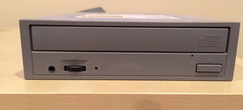 Samsung CD-Master 40E SC-140 CD-ROM Drive - Picture 2 of 4