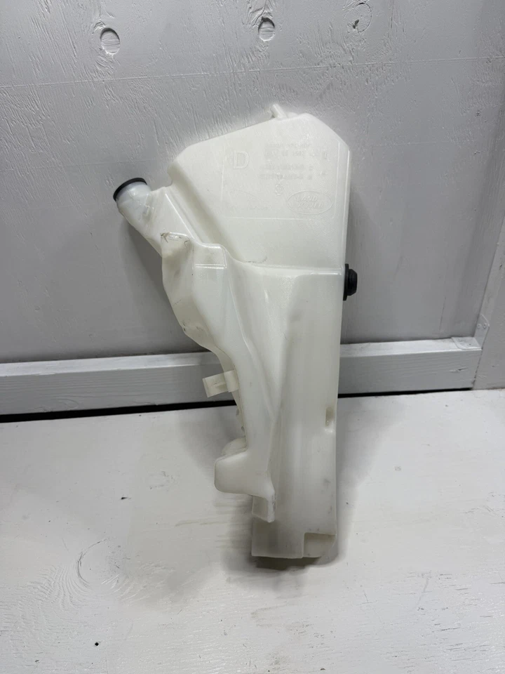 Jaguar XE 2016-2020 depósito de lavadora de parabrisas T2H53661 GX7317B613DB Foto 2 de 4