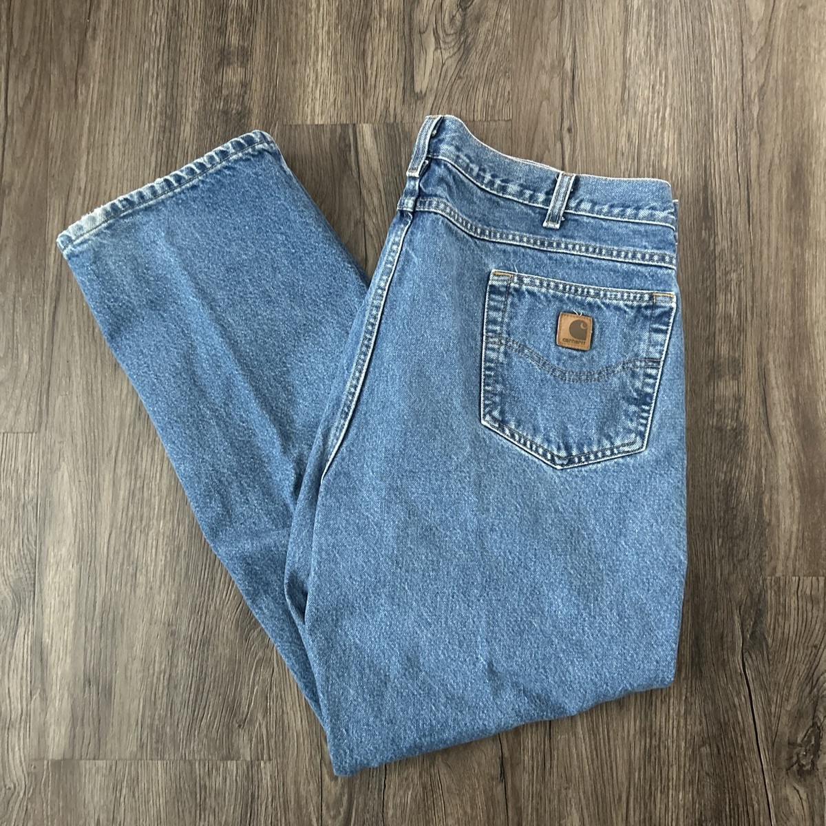 Carhartt Traditional Fit Straight Leg Jeans - 42X32 - B180 Carhartt Traditional Fit Straight Leg Jeans - 42X32 - B180