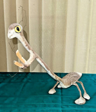 Vintage Isaac Smith PRAYING MANTIS Carved Wood Animal Sculpture