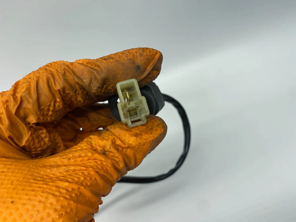 Interruptor ventilador radiador Kawasaki ZRX1100 (3) 02' Foto 2 de 2