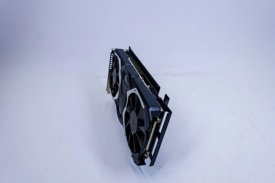 AMD Radeon RX 580 8GB Dual Fan Black/Silver PCIe Video Gaming Graphics Card GPU - Image 2 of 4