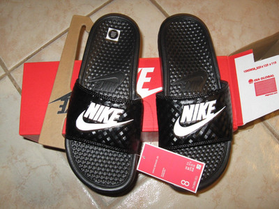 NIB Women's SIZE 8 Nike Benassi JDI Slip On Slides Sandals Black White 343881-01