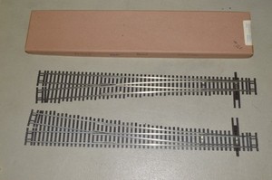 HO Code 75] : Aiguillage de rayon moyen à gauche [Electrofrog] - PECO