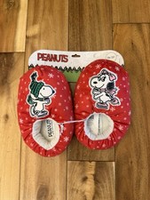 Peanuts Holiday Collection Winter Children  s Snoopy Slippers Size 13/1 NWT