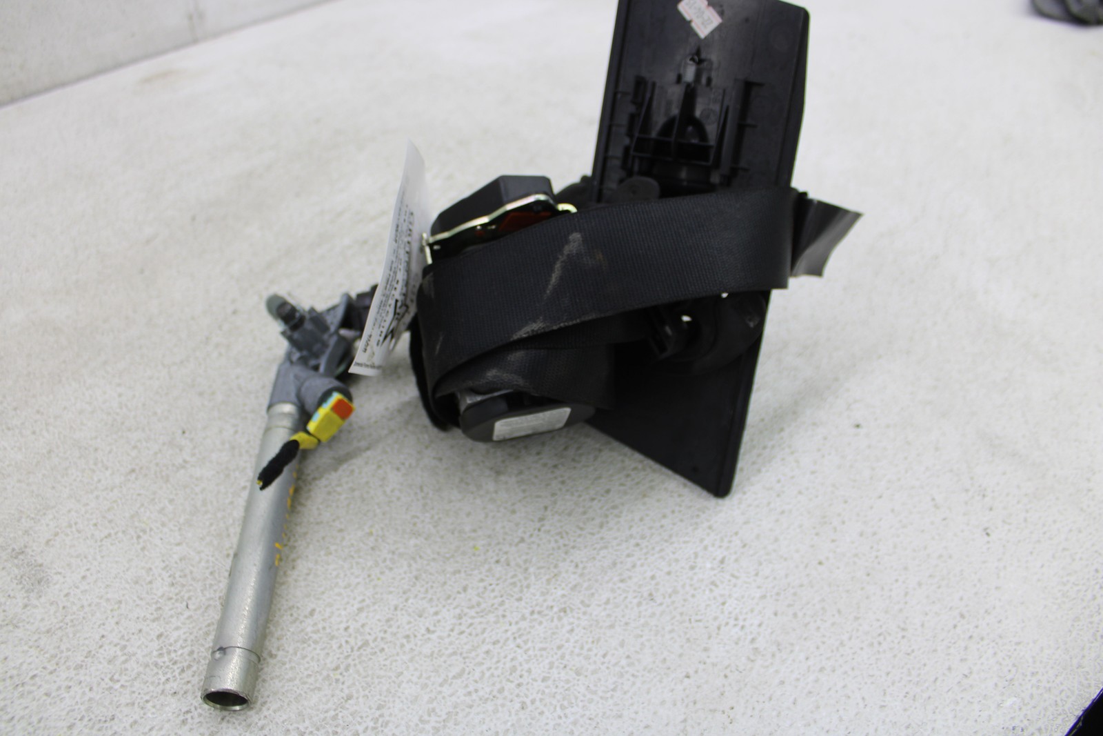 Maserati Ghibli 2015 Front Right Seat belt retractor