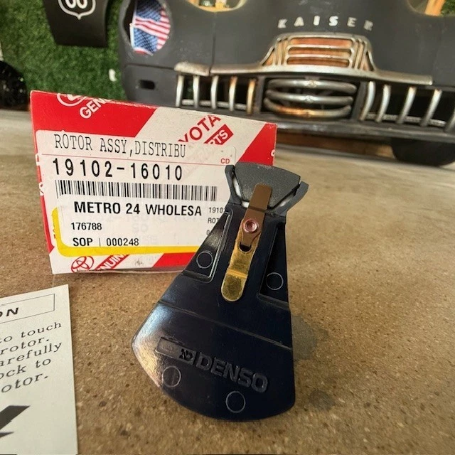 (1) Toyota Genuine Distributor Rotor 19102-16010 - same as dealership - Image 2 of 3