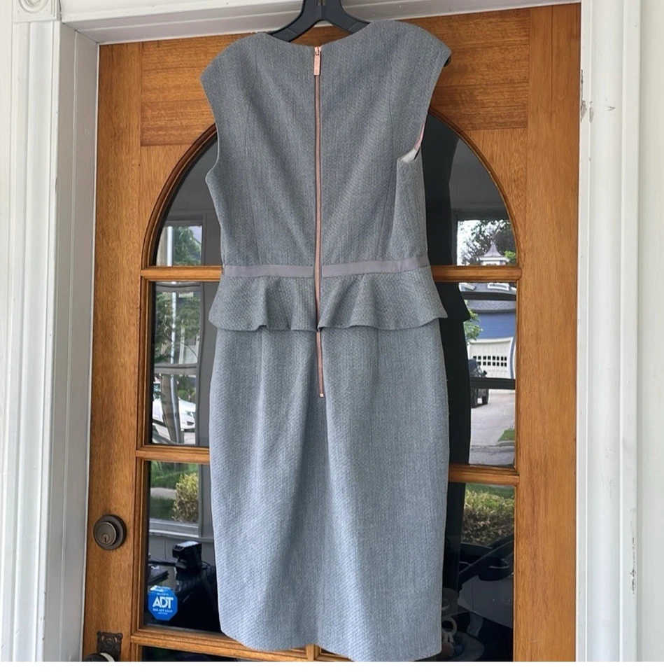 Vestido TED BAKER London Nadaed Gris Peplum Cuello en V Forrado Ted Talla 3 EE. UU. 8 Foto 2 de 4