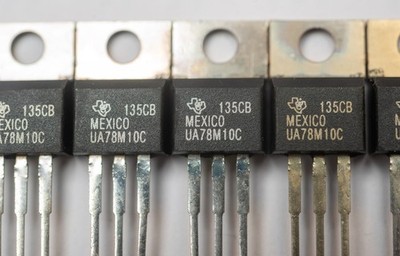 2x Texas Instruments UA78M10C LM7810 Spannungsregler NOS