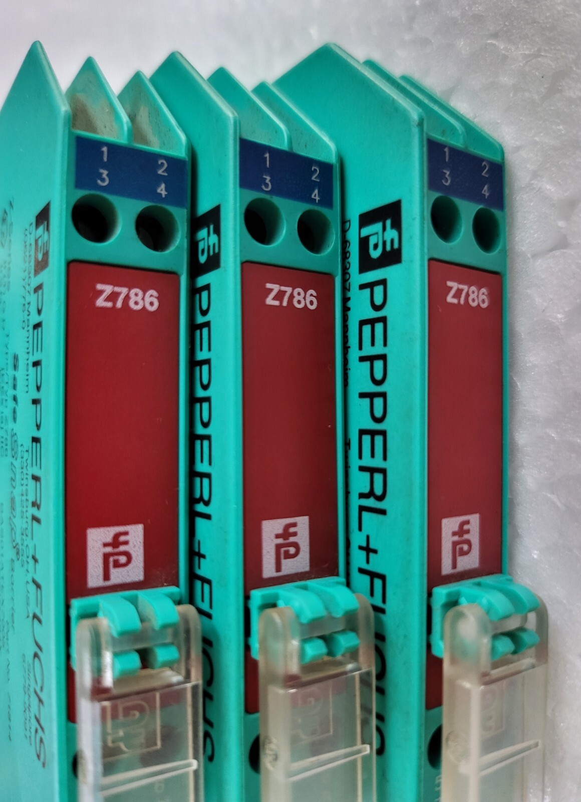 3x PEPPERL+FUCHS Z786, 71814, SAFE SNAP BARRIER, -20 to +60°C