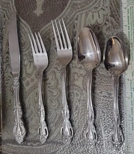 5 piece Reed & Barton Select Baroque Stainless Steel Place Setting 
