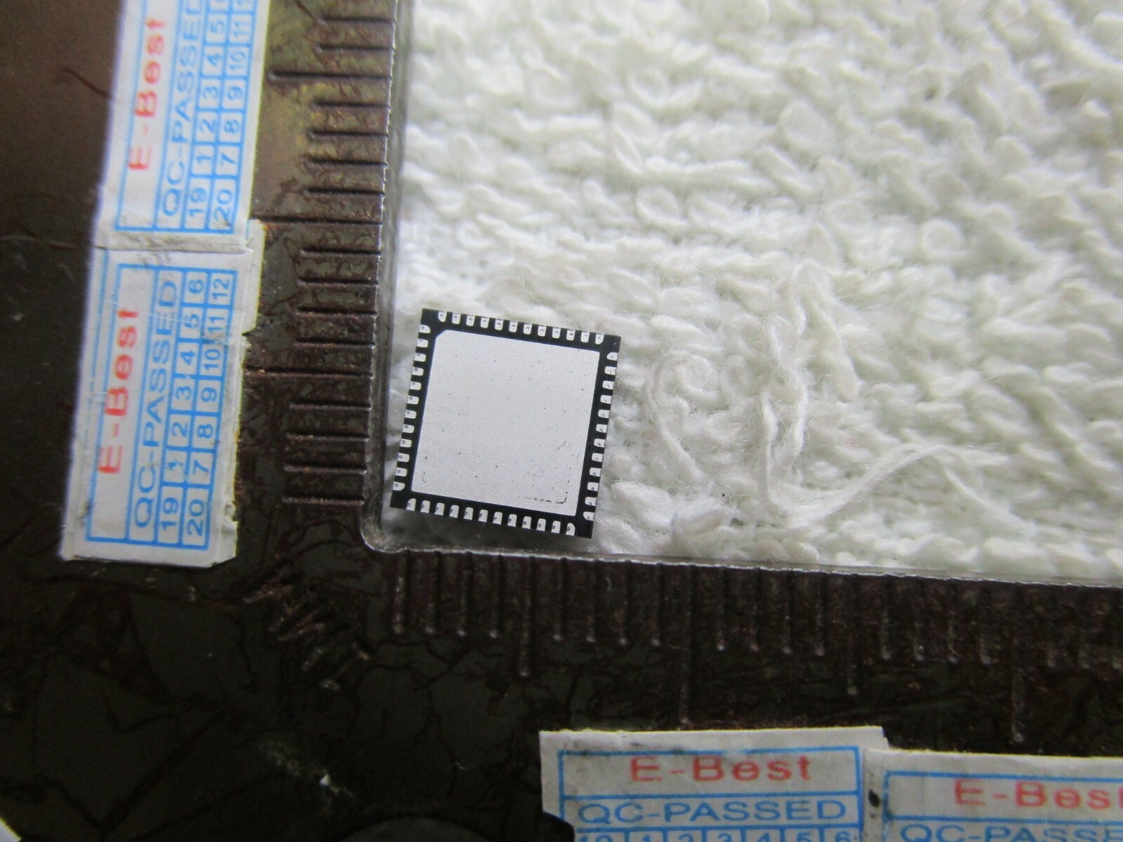 1 Piece D72O202 D7202O2 UPD720202 D720202 UPD720202K8-701-BAA-A QFN48 ...