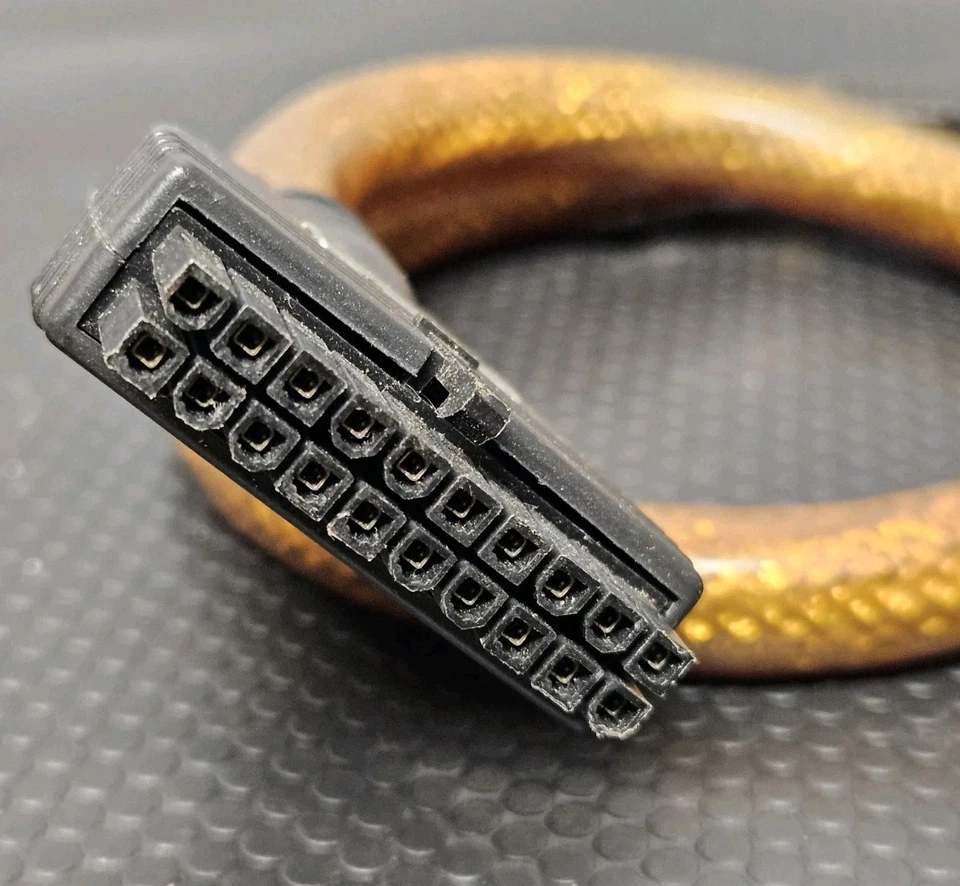 Ultra 20 To 24 Pin Computer Cable Atx? Gold Translucent Cable - Image 3 of 4