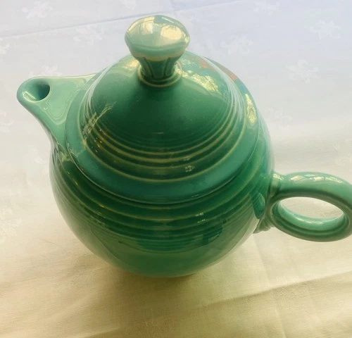 Vintage Fiesta *Light Green* Medium Teapot  *Fantastic* Condition
