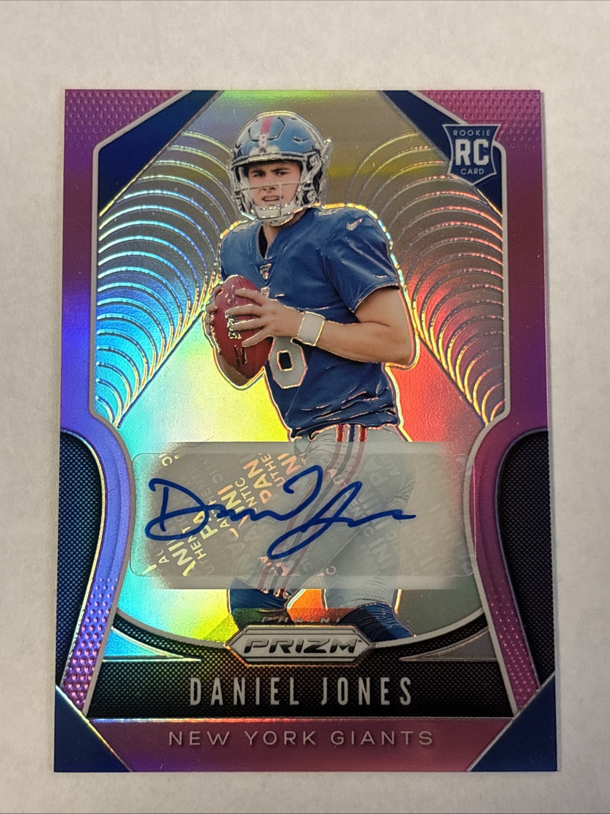 2019 Panini Prizm Daniel Jones Rookie Pink Auto #302 SP Retail Exclusive Giants
