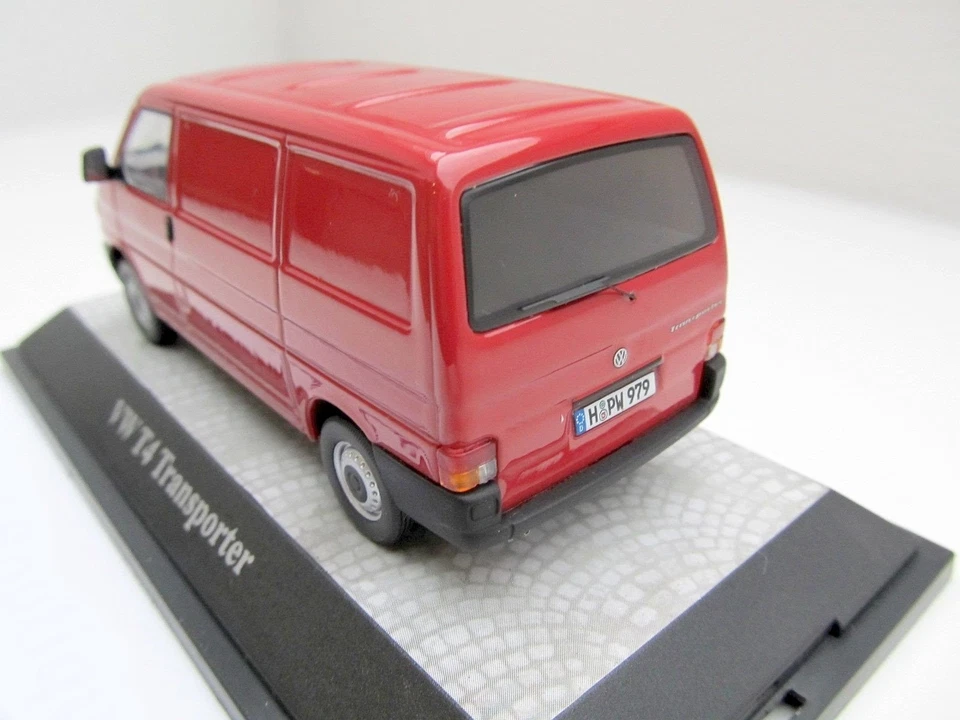 + VOLKSWAGEN VW T4 Transporter Modellauto rot 1:43 Premium Classixxs 13201 - Bild 4 von 4